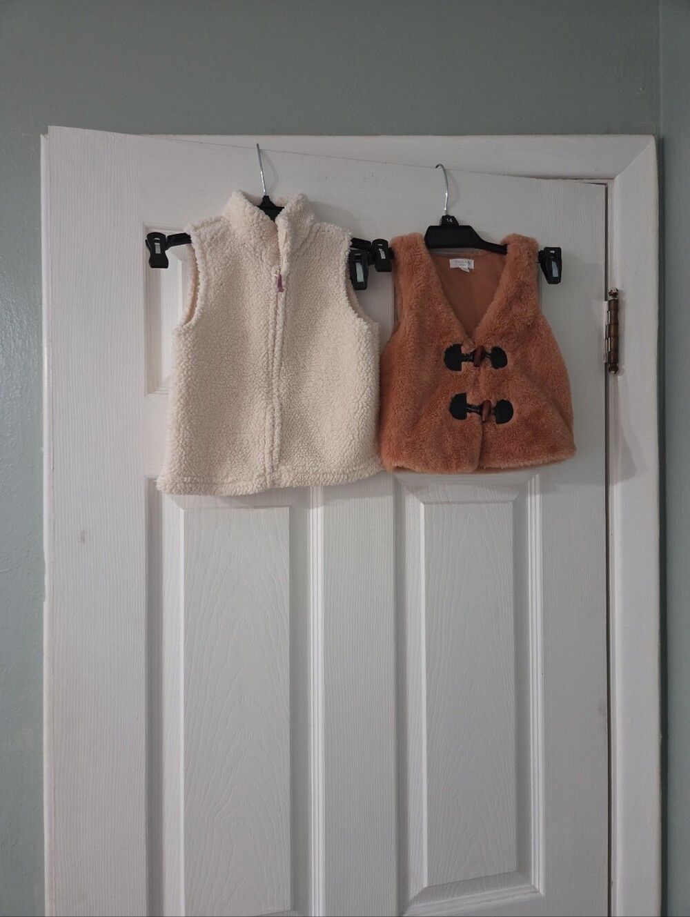 Lot Of 2 Girls Vests 18M Tahari Faux Fur& Carters Teddy Fleece